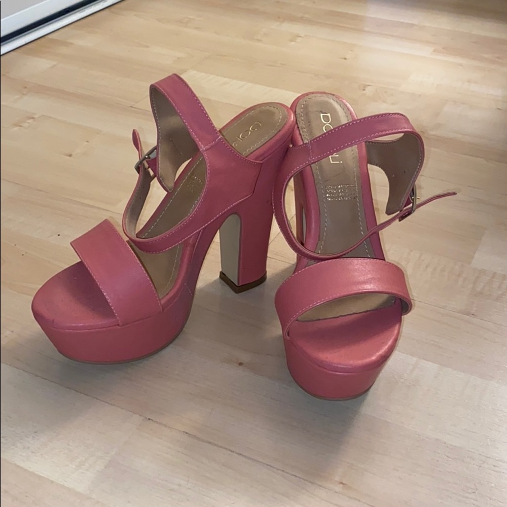 Heels - Picture 4 of 4